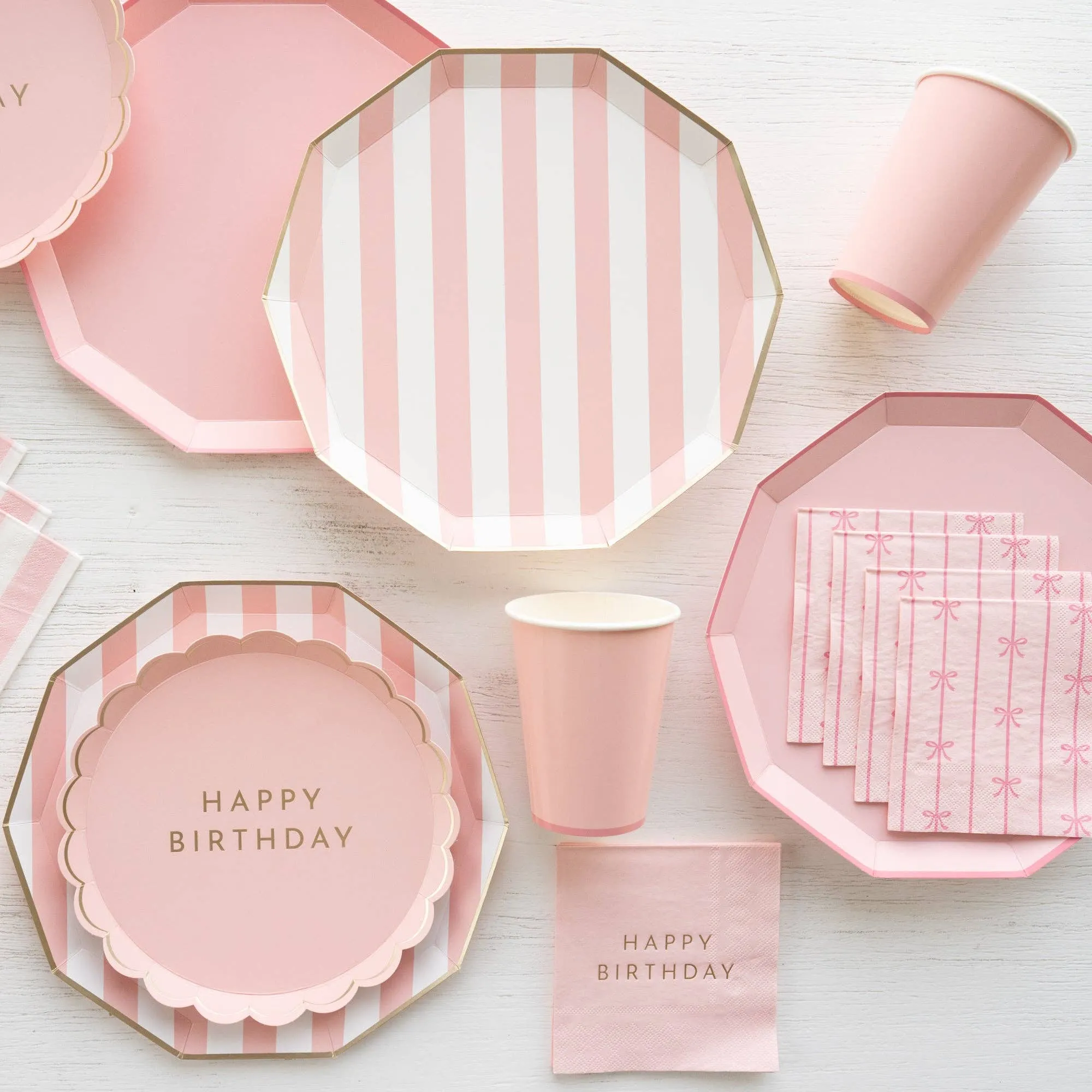 Bonjour Fête - PETAL PINK SIGNATURE HAPPY BIRTHDAY SMALL PLATE