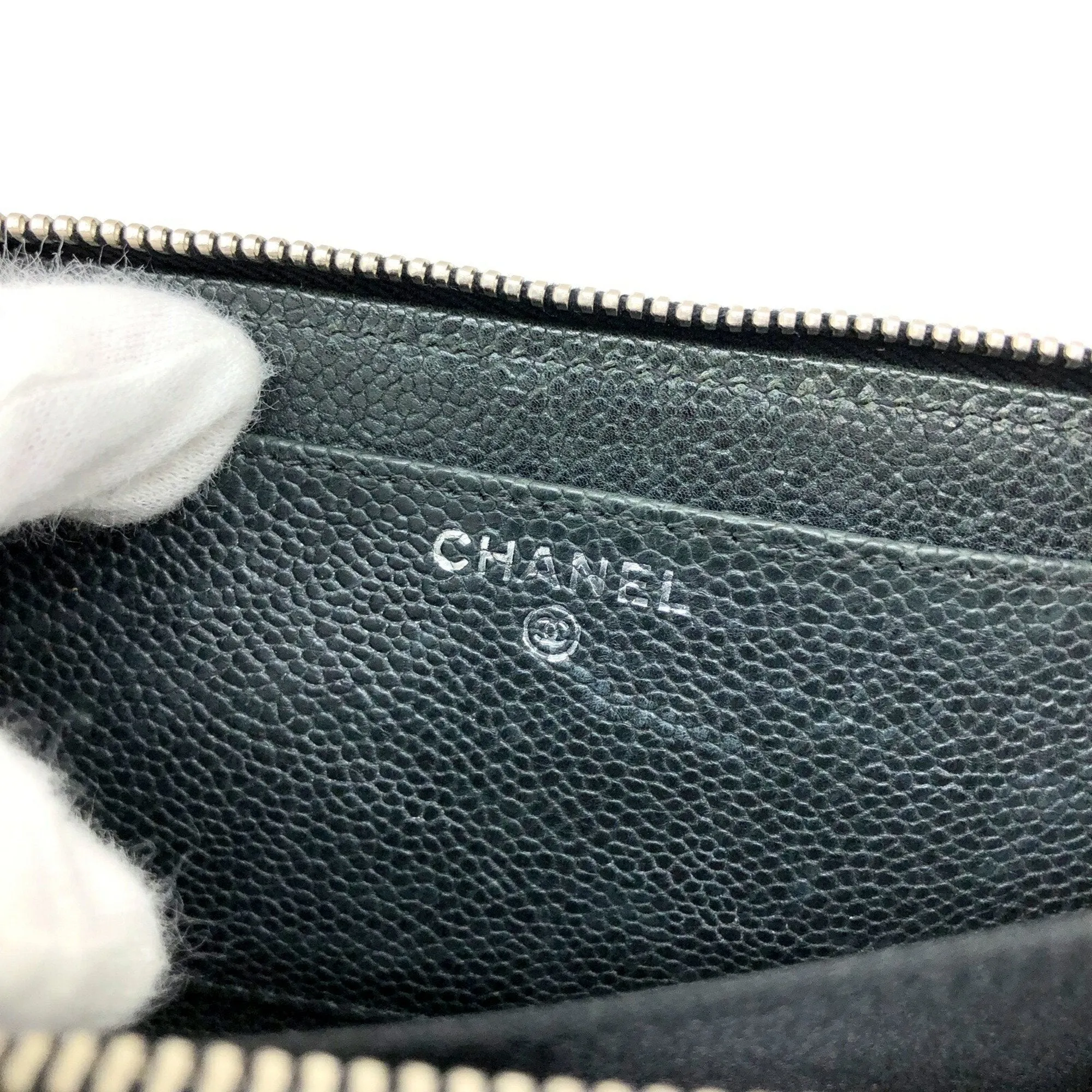 Chanel Black Leather Portefeuille Zippe wallet accessories