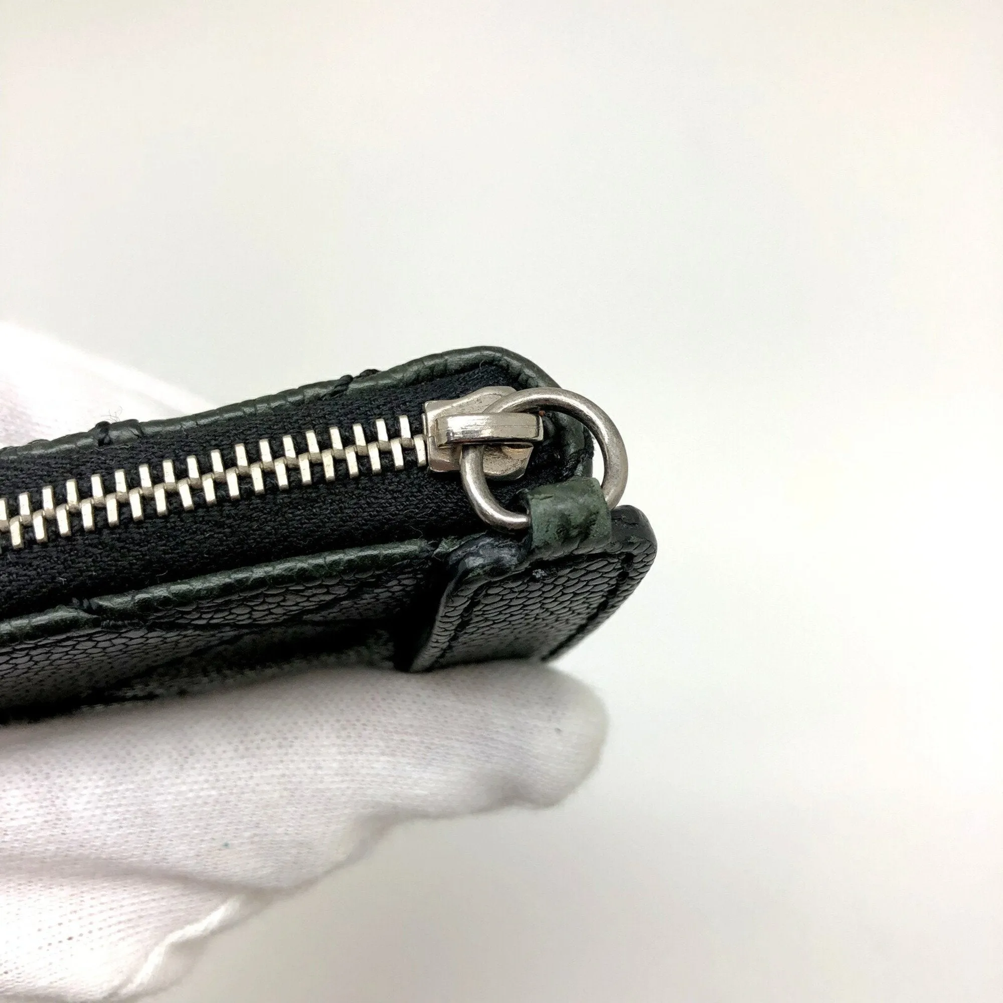 Chanel Black Leather Portefeuille Zippe wallet accessories