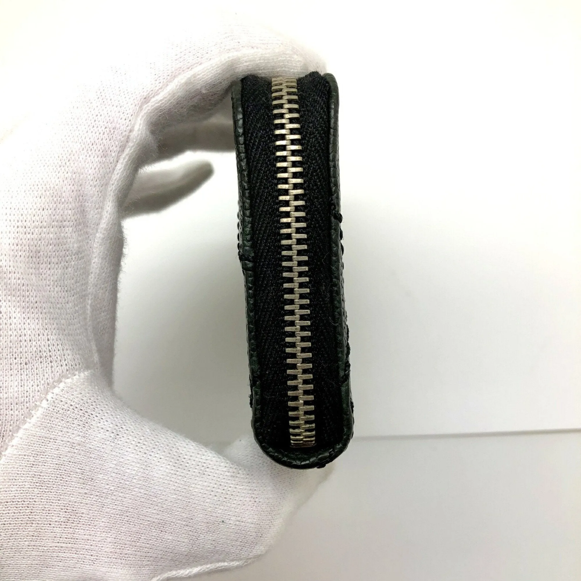 Chanel Black Leather Portefeuille Zippe wallet accessories
