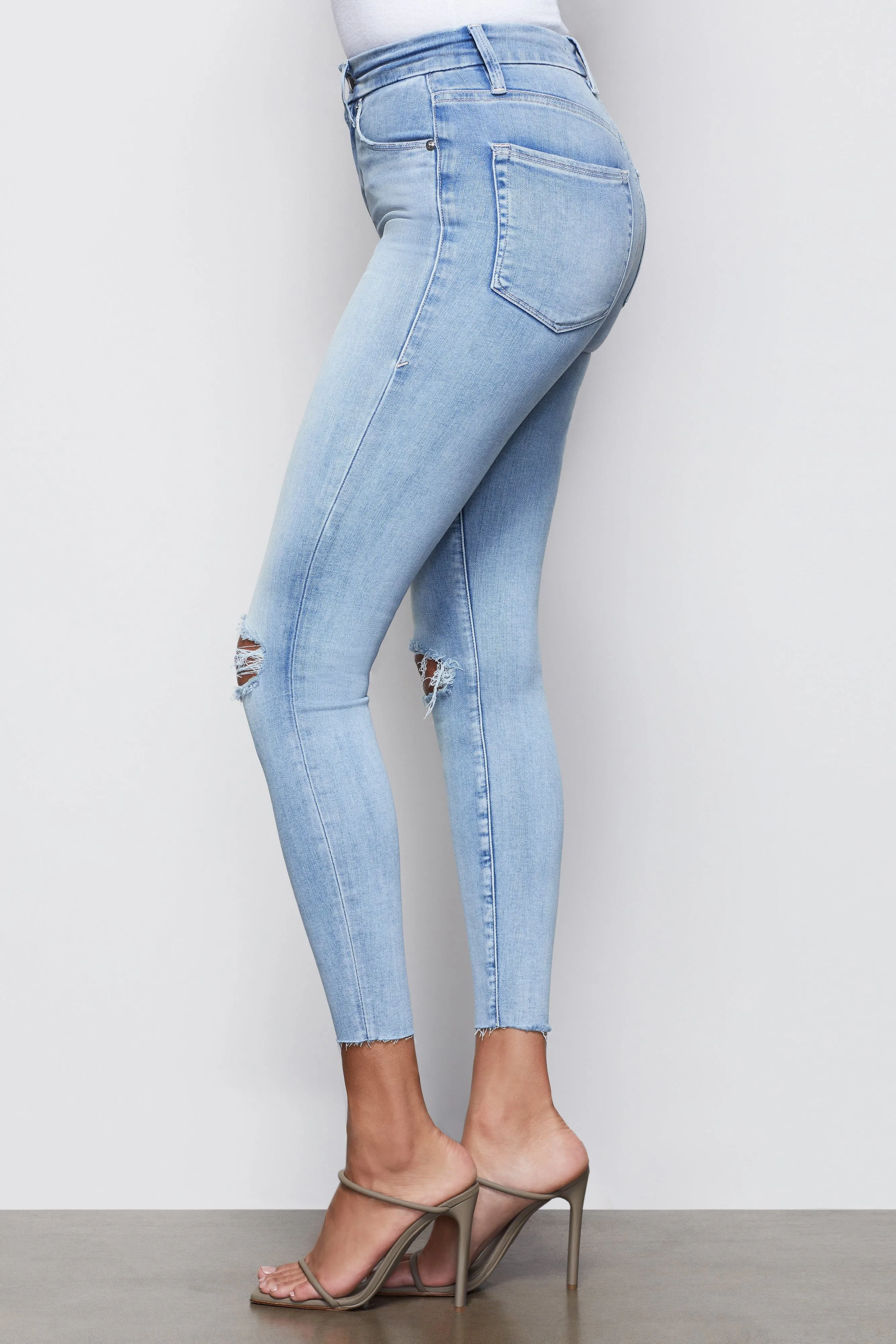 GOOD WAIST CROP RAW EDGE | BLUE352