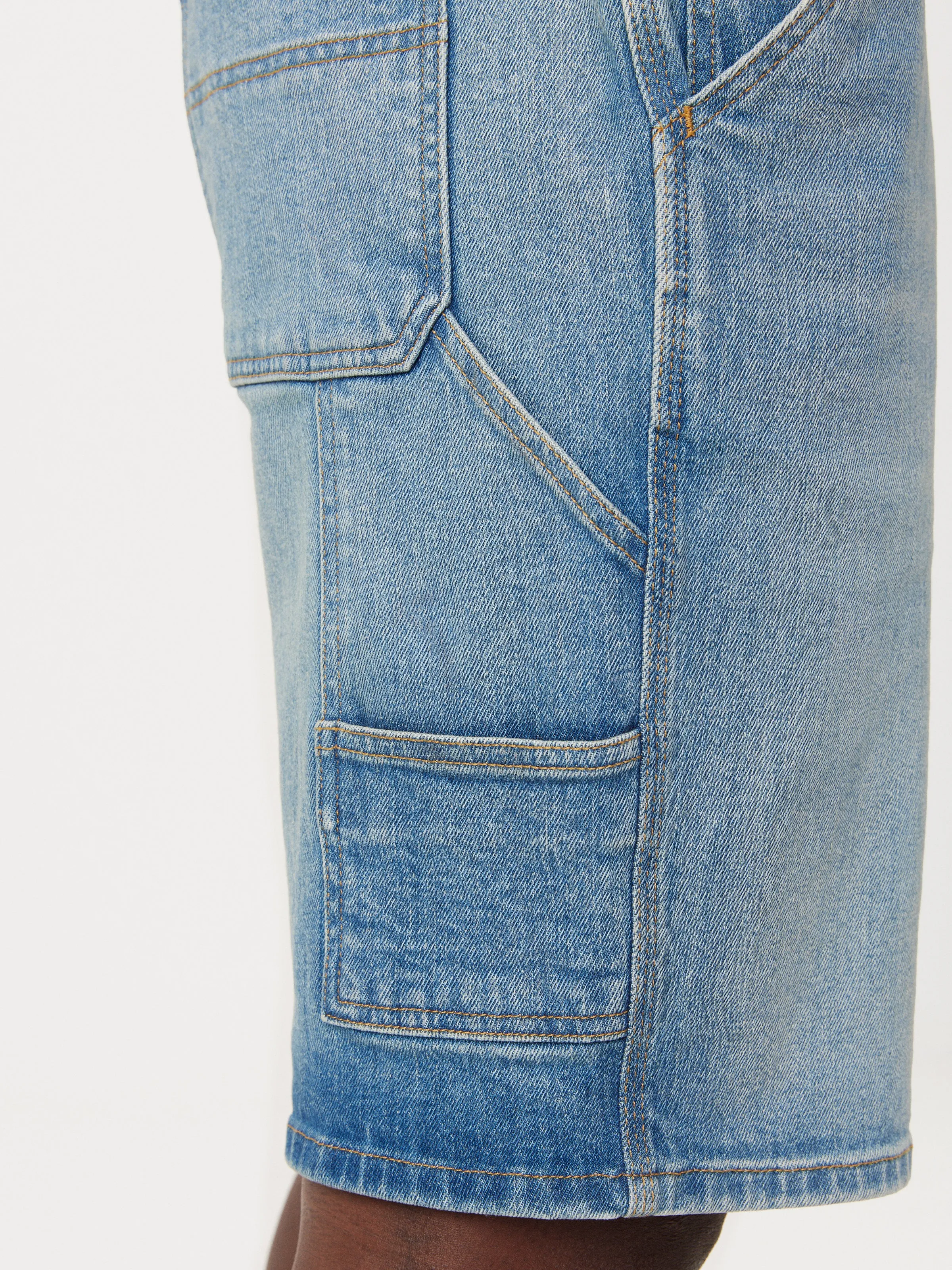The Nolan Straight Carpenter Short in Light Blue