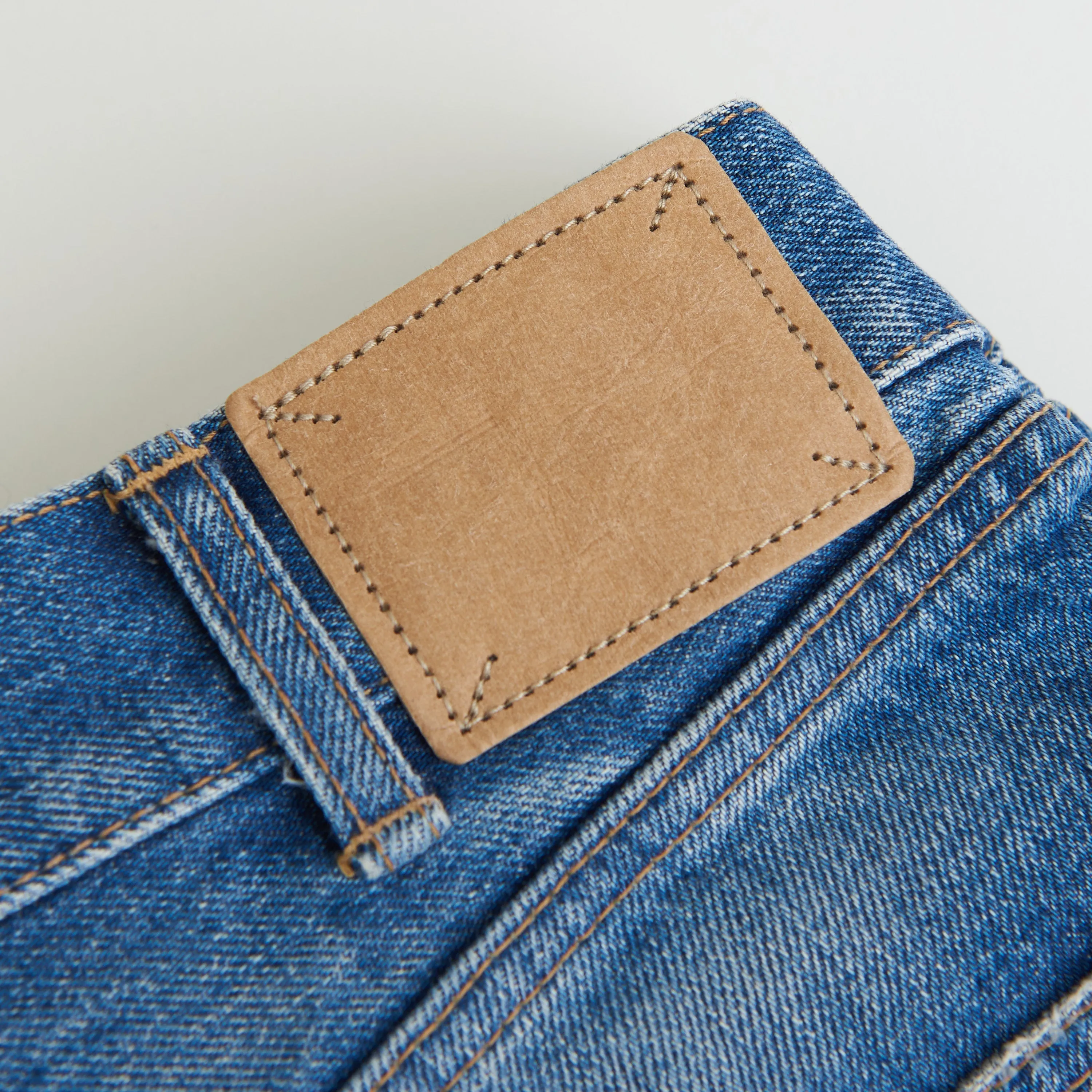 Wesley Low-Rise Shorts In Vintage Union Wash Denim With Raw Hems