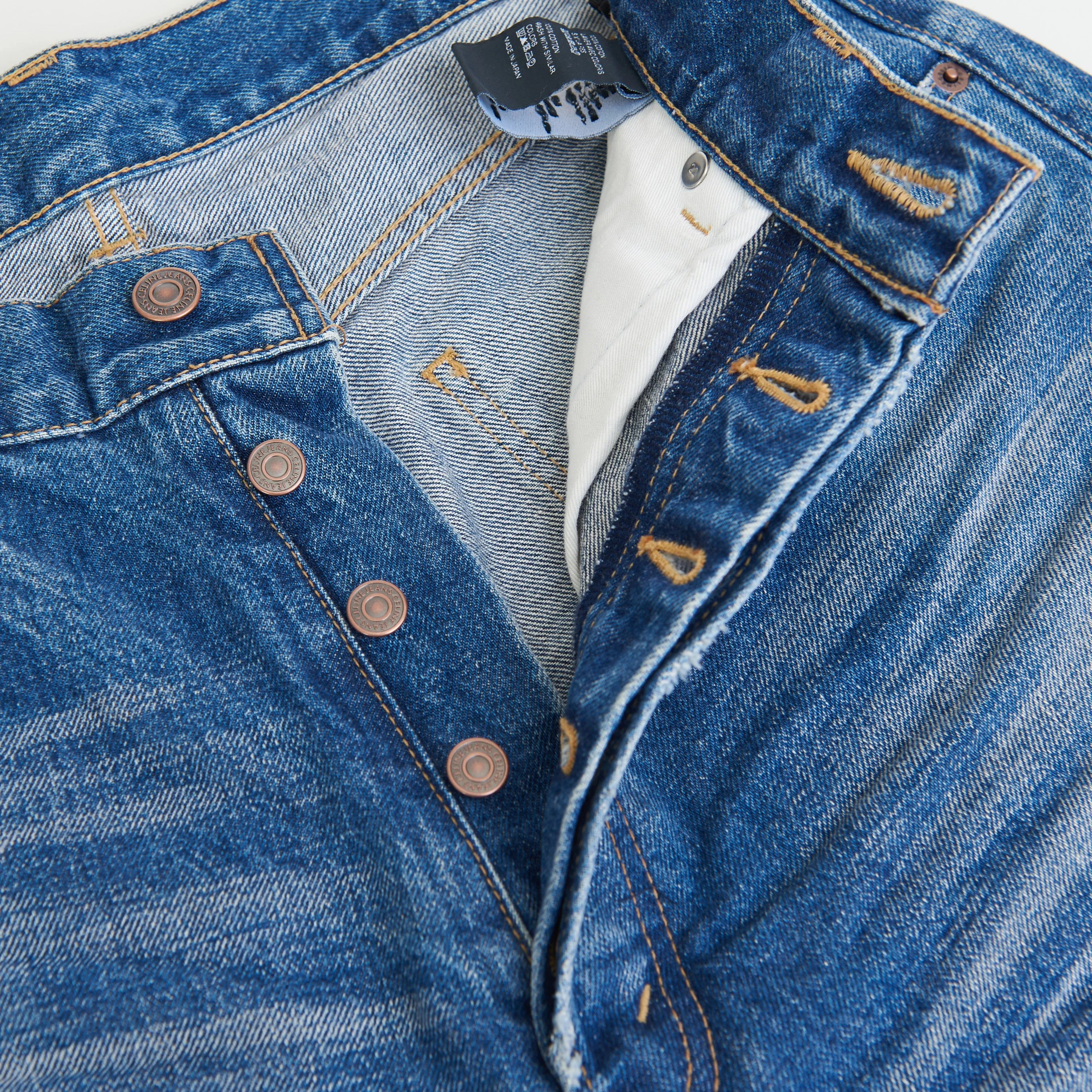Wesley Low-Rise Shorts In Vintage Union Wash Denim With Raw Hems